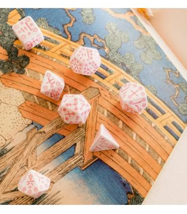 Q-Workshop: Japanese (Cherry Blossoms Petals)